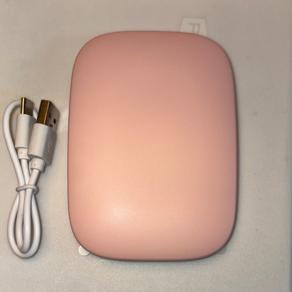 🆕 LED Compact Mirror with Floral Design - Picture 3 of 10